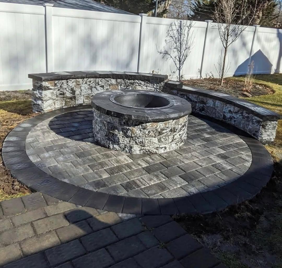 Custom fire pit patio